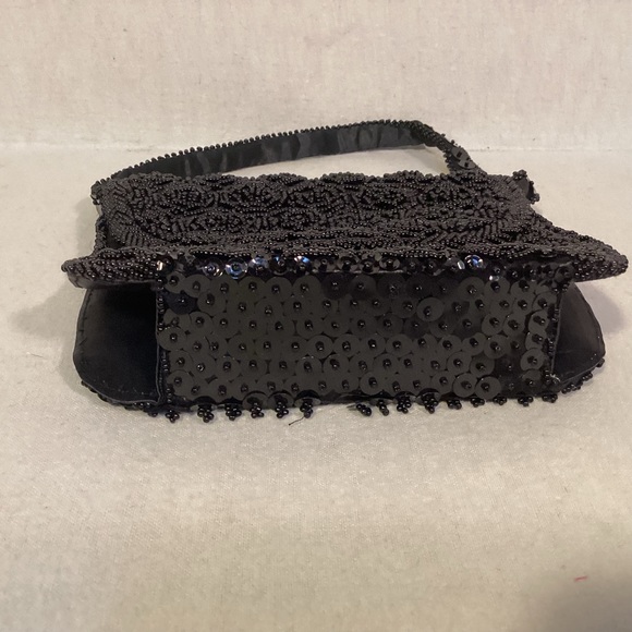 Vintage beaded special occasion handbag handmade in Hong Kong - Picture 5 of 10